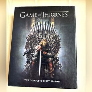 2012 Game of Thrones The Complete 1st Season DVD Used Very Clean Discs Complete!